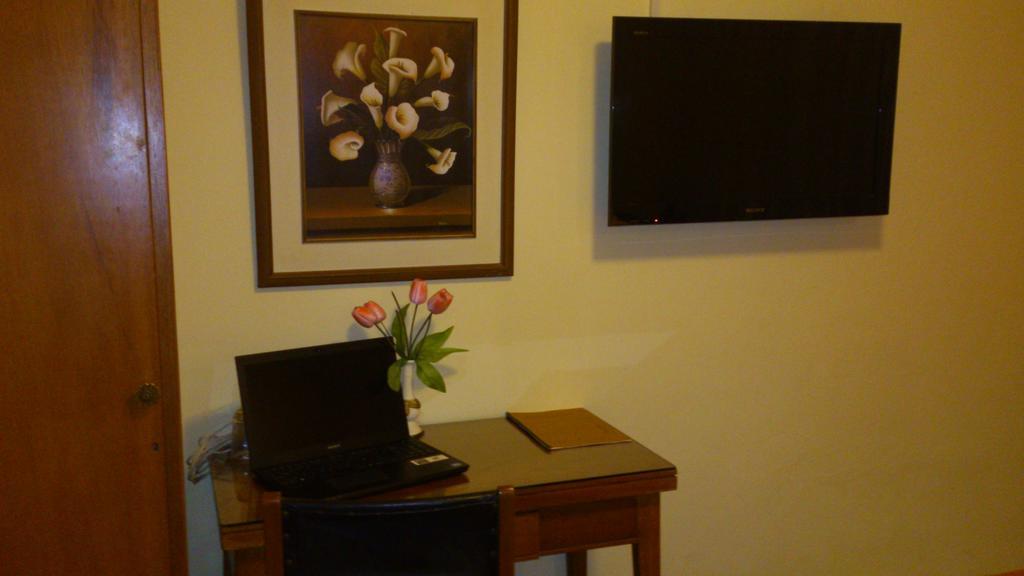Copacabana Hotel Tacna Bagian luar foto