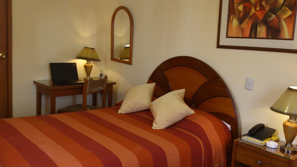 Copacabana Hotel Tacna Bagian luar foto